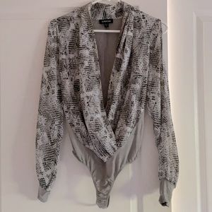 Bebe snakeskin bodysuit split sleeves S